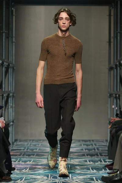 Look 1